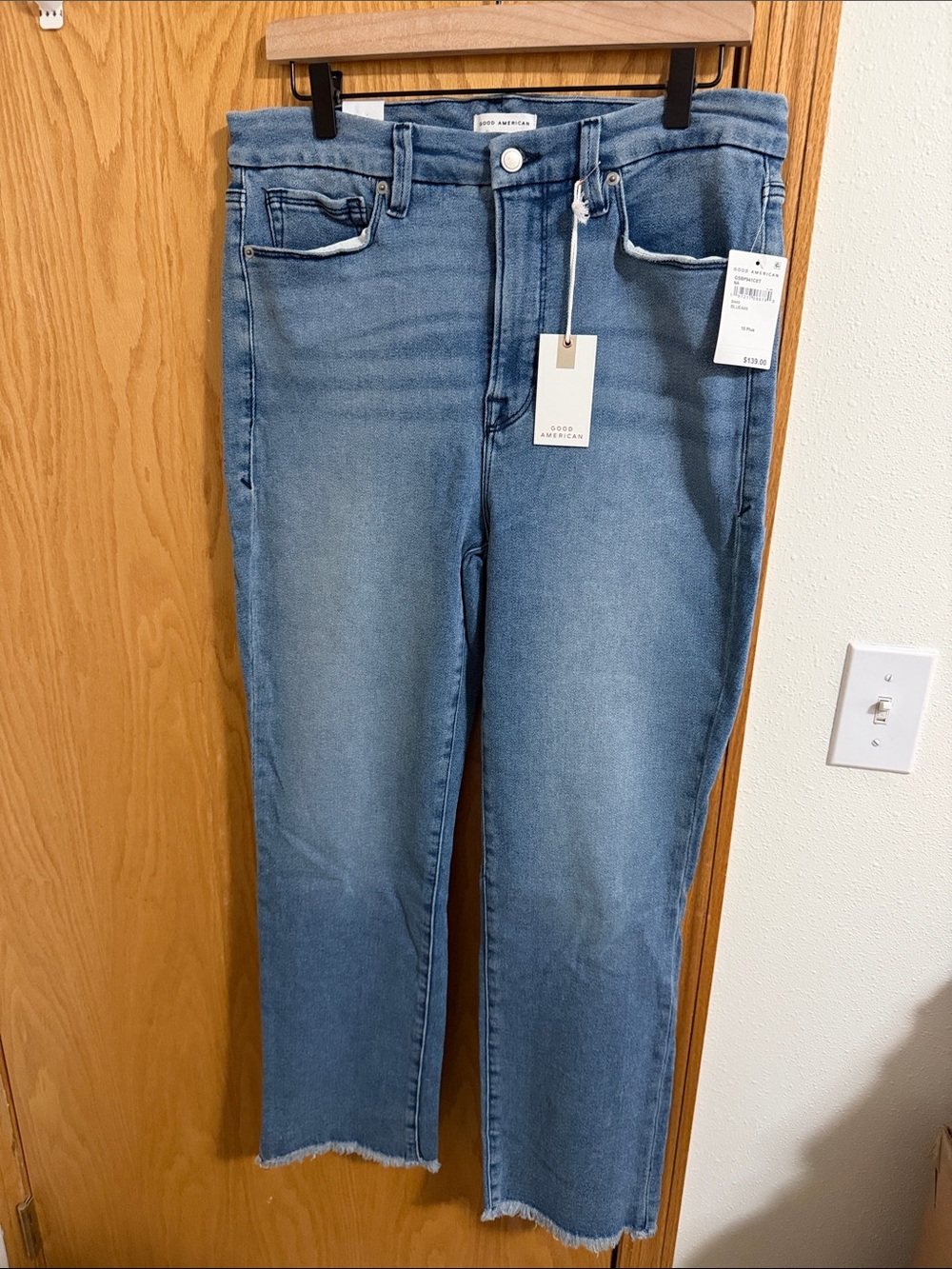 Sz 15 Plus Good American Light Wash Cropped Straight Jeans